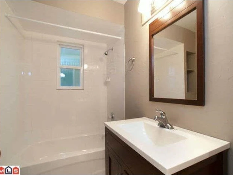 1955 158a Street, Surrey, BC, V4A 8G9 - 9