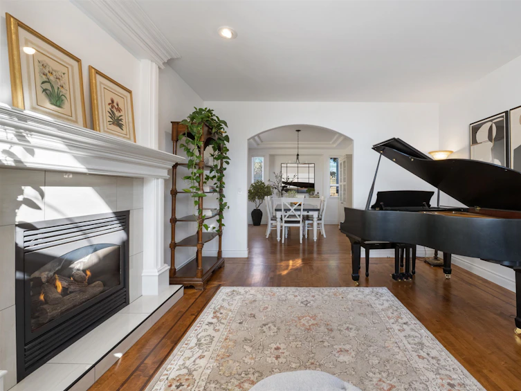 14027 Blackburn Avenue, Surrey, BC, V4B 2Z6 - 4