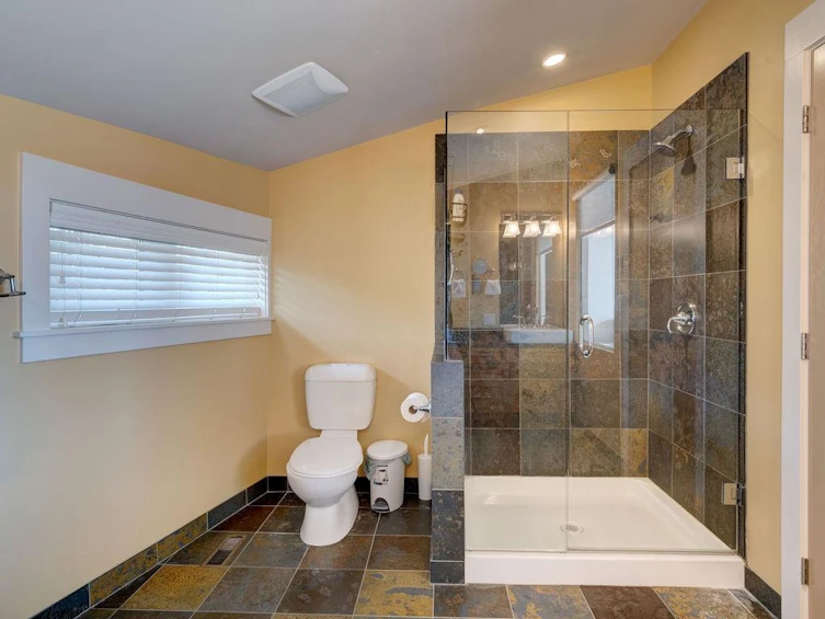 6494 Ember Place, Sechelt, BC, V7Z 0M9 - 22