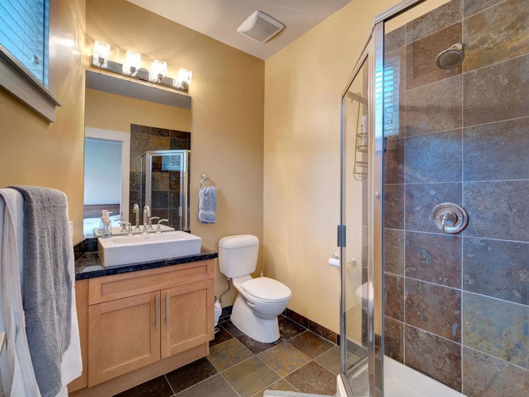 6494 Ember Place, Sechelt, BC, V7Z 0M9 - 32