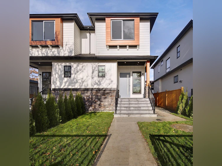 2617 E 56th Avenue, Vancouver, BC, V5S 1Z8