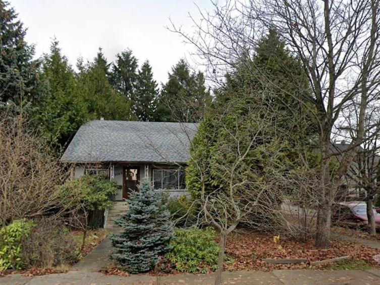 3045 Kings Avenue, Vancouver, BC, V5R 4T1
