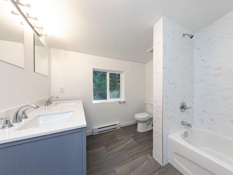 1213 Adams Road, Bowen Island, BC, V0N 1G2 - 12