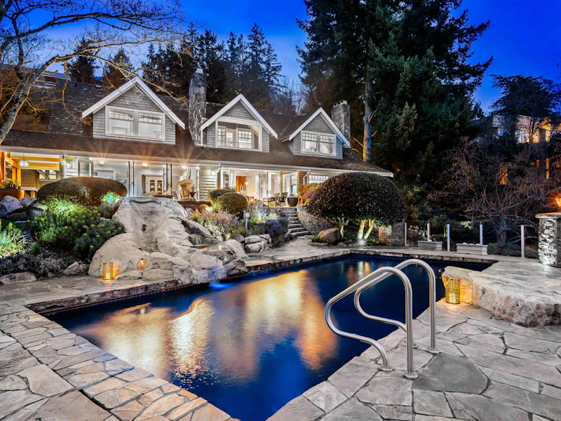 3460 Mathers Avenue, West Vancouver BC V7V 2K7
