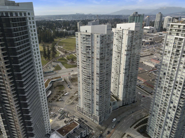 909-13688 100 Avenue, Surrey, BC, V3T 0G5