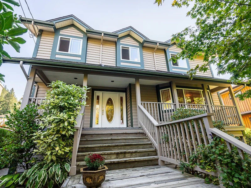 6380 Douglas Street, West Vancouver BC V7W 2E9