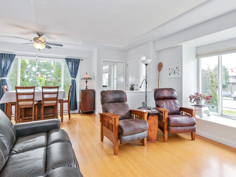 5820 184 Street, Surrey, BC, V3S 4N3 - 5