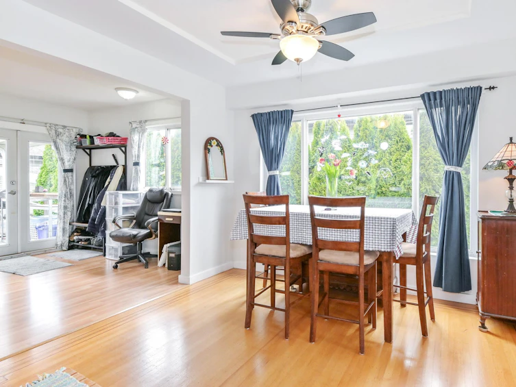 5820 184 Street, Surrey, BC, V3S 4N3 - 6