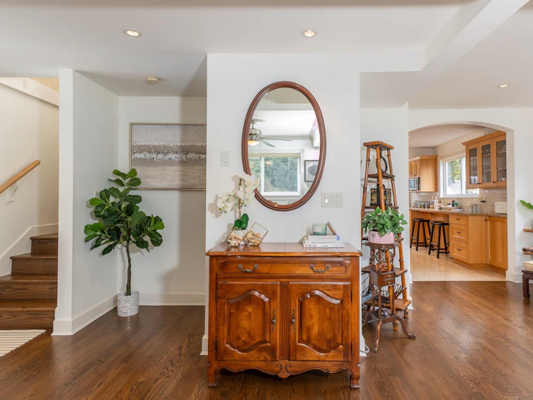 2035 Rockcliff Road, North Vancouver, BC, V7G 1X3 - 4