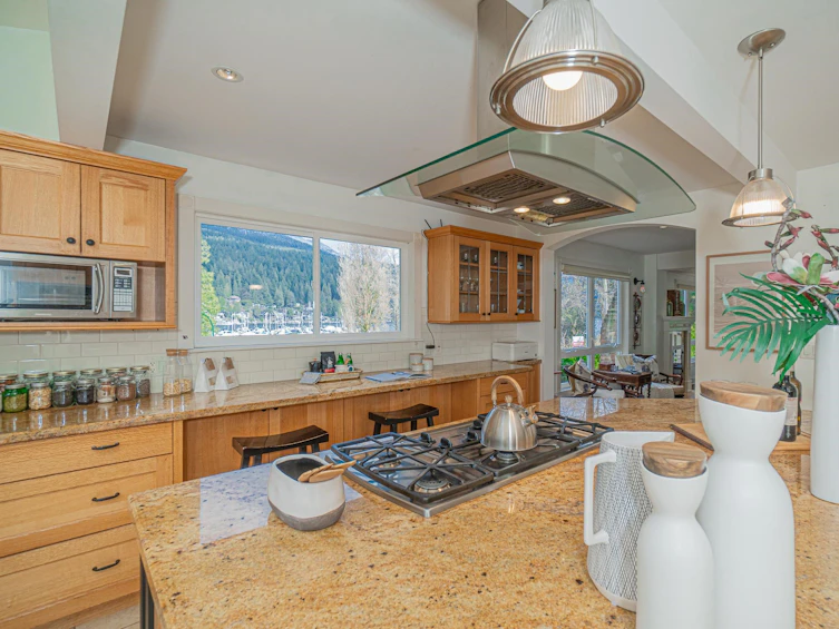 2035 Rockcliff Road, North Vancouver, BC, V7G 1X3 - 12