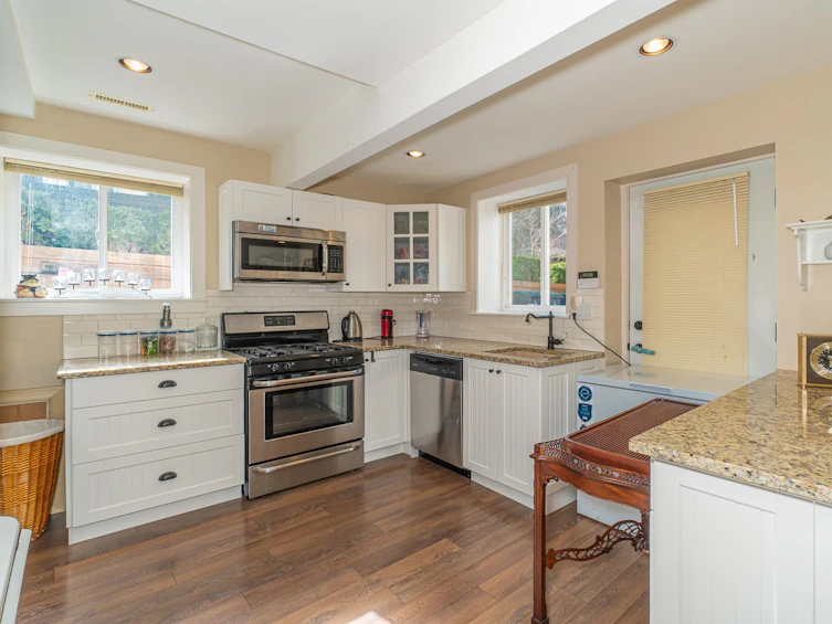 2035 Rockcliff Road, North Vancouver, BC, V7G 1X3 - 28