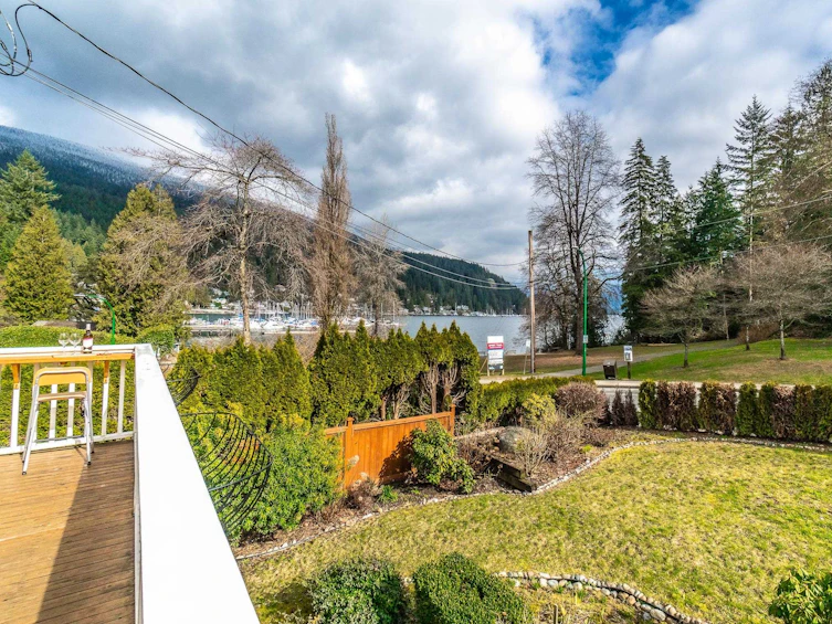 2035 Rockcliff Road, North Vancouver, BC, V7G 1X3 - 34