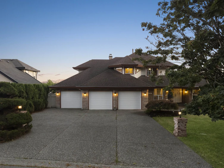 16512 77a Avenue, Surrey, BC, V4N 0L4