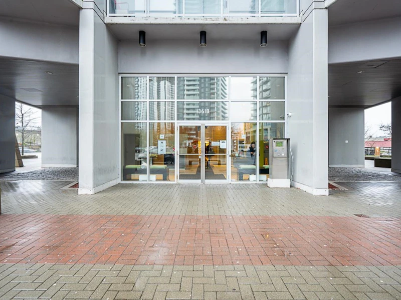 2204 - 13618 100th Avenue, Surrey BC V3T 0A8