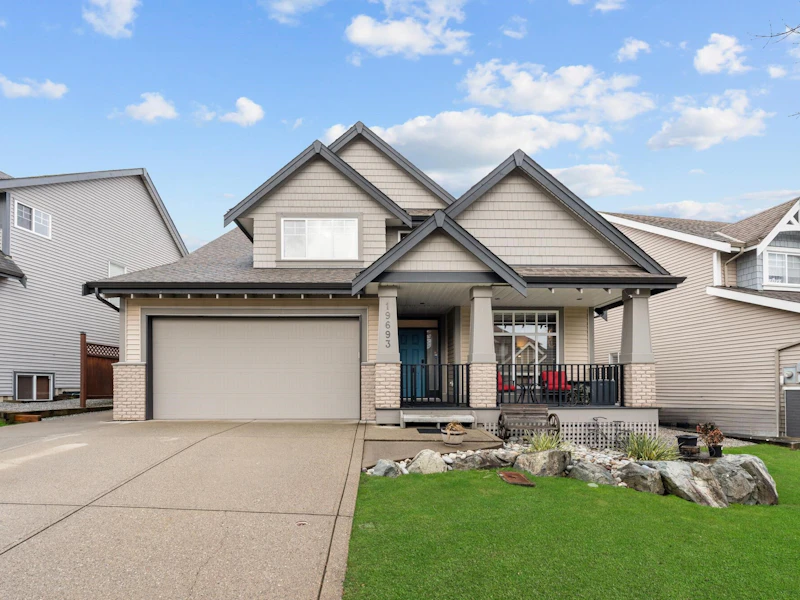 19693 69th Avenue, Langley BC V2Y 3H5