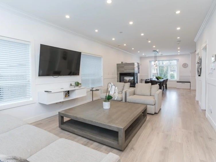 575 E 45th Avenue, Vancouver, BC, V5W 1X6