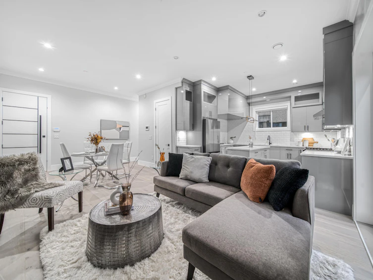 2963 E 2nd Avenue, Vancouver, BC, V5M 1E6