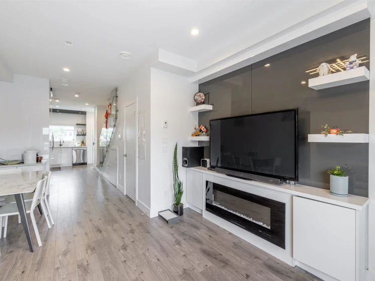 102-7088 Sperling Avenue, Burnaby, BC, V5E 2W3 - 4
