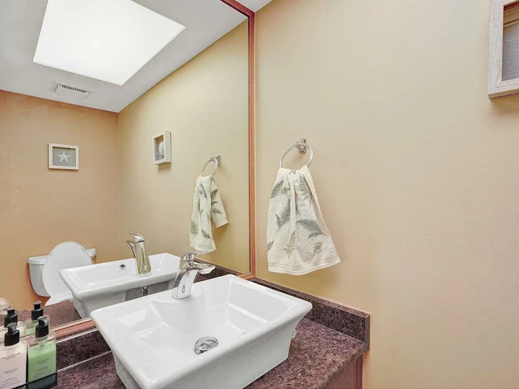 13422 60 Avenue, Surrey, BC, V3X 2M3 - 13