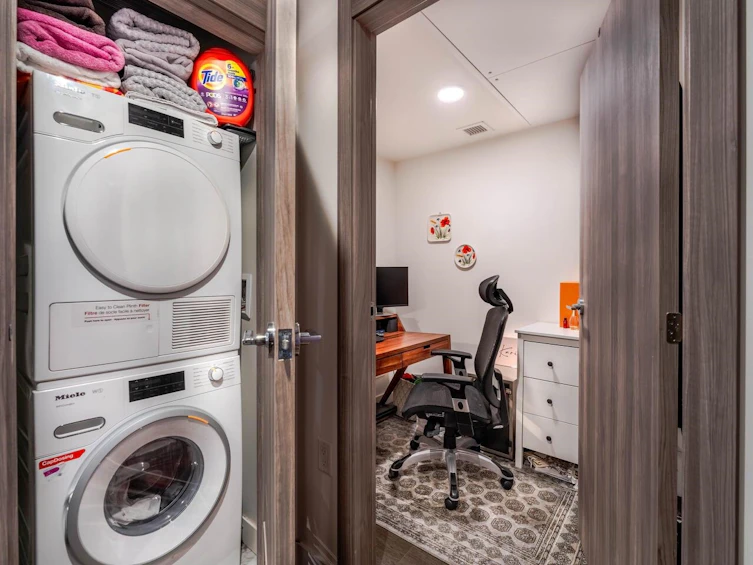 1009-89 Nelson Street, Vancouver, BC, V6Z 0E7 - 7