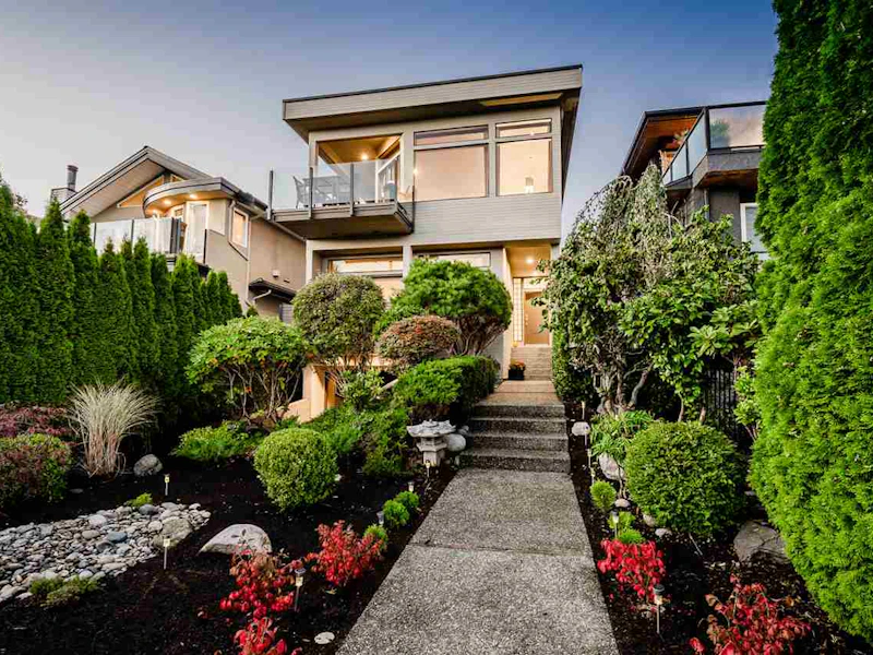 1157 Duchess Avenue, West Vancouver BC V7T 1H1