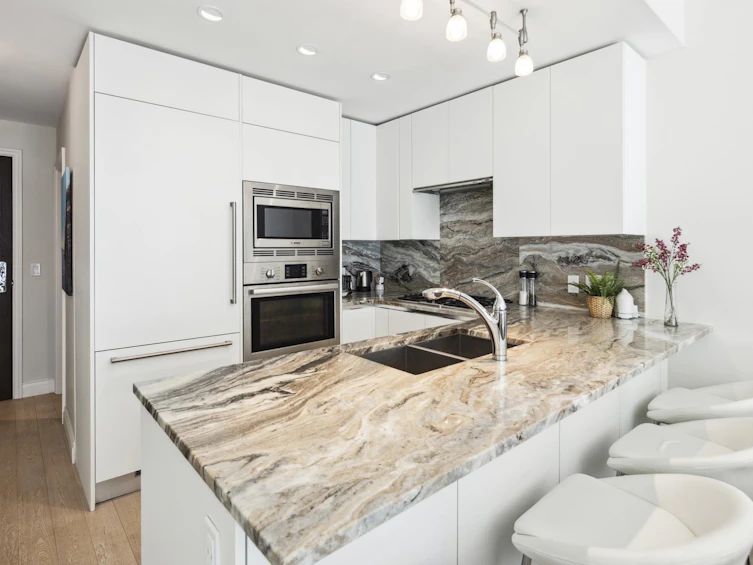 313-175 Victory Ship Way, North Vancouver, BC, V7L 0G1 - 12