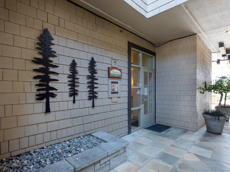 206 - 2418 Marine Drive, West Vancouver BC V7V 1L1