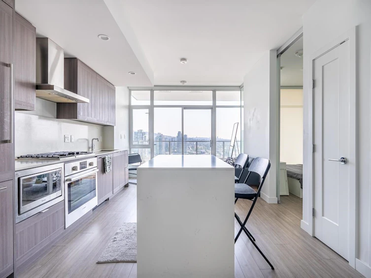 2403-2351 Beta Avenue, Burnaby, BC, V5C 0M2 - 4