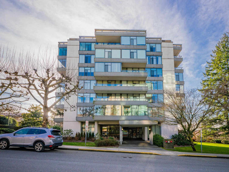 402-1420 Duchess Avenue, West Vancouver, BC, V7T 1H8