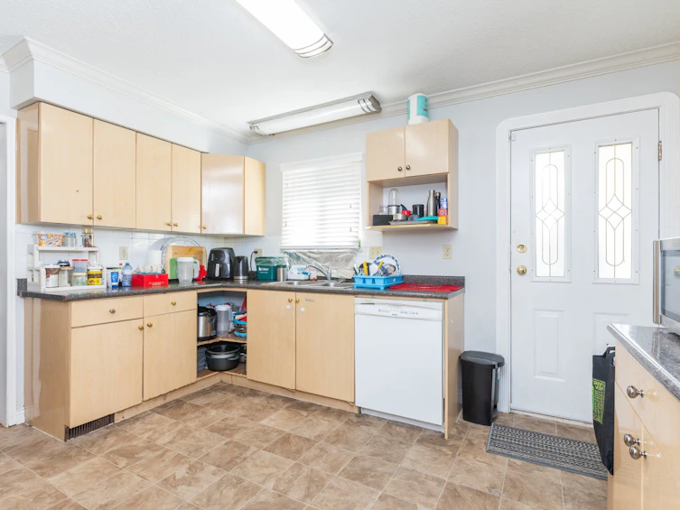12076 84a Avenue, Surrey, BC, V3W 8L7 - 13