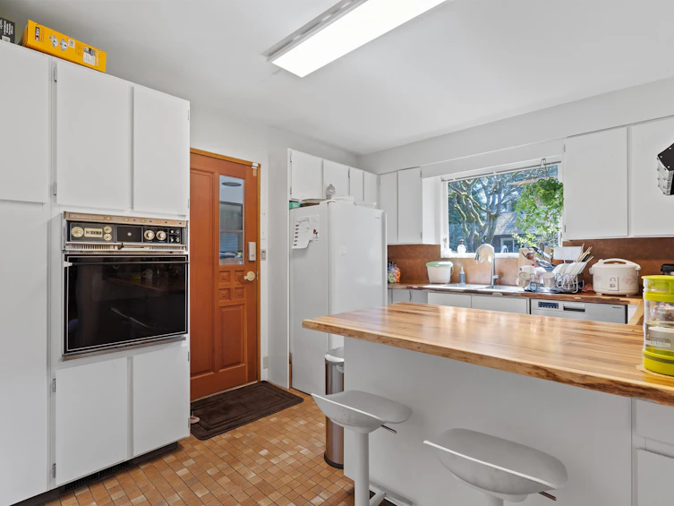 1736 W 37th Avenue, Vancouver, BC, V6M 1N1 - 6
