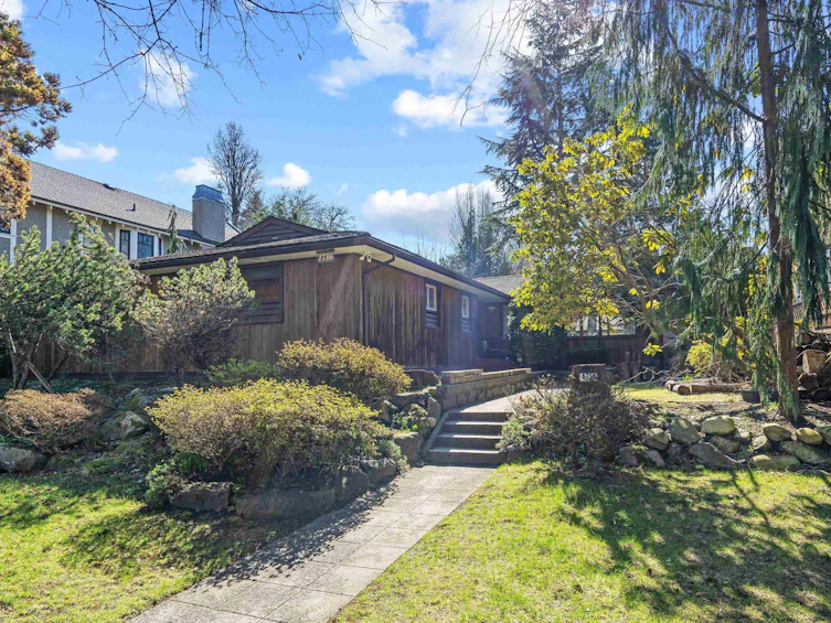 1736 W 37th Avenue, Vancouver, BC, V6M 1N1