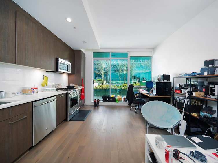 008-9060 University Crescent, Burnaby, BC, V5A 0E1 - 2