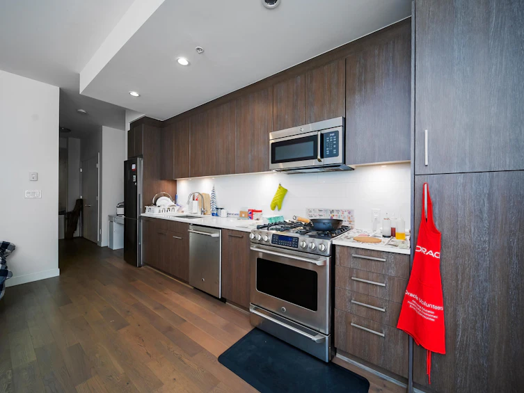 008-9060 University Crescent, Burnaby, BC, V5A 0E1 - 6