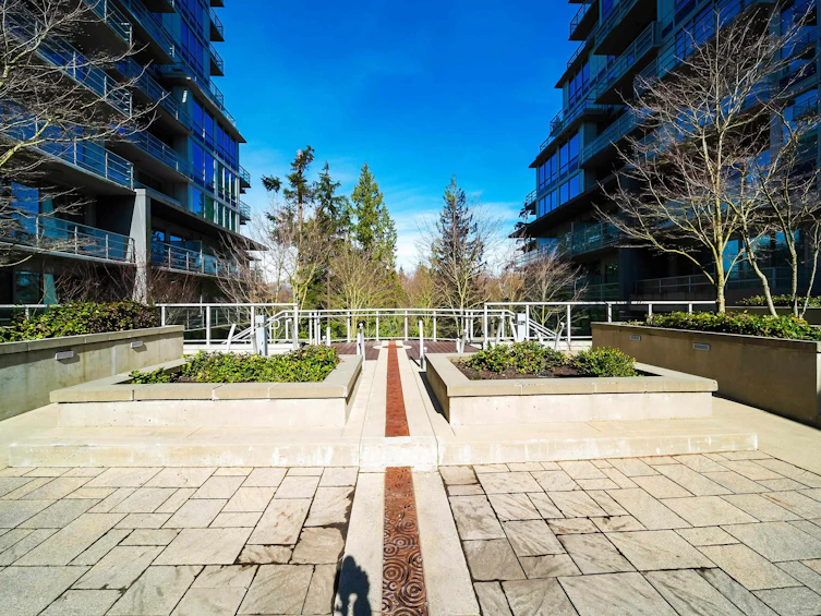 008-9060 University Crescent, Burnaby, BC, V5A 0E1 - 16