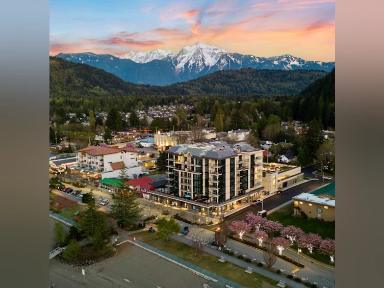 206-120 Esplanade Avenue, Harrison Hot Springs, BC, V0M 1K0 - 2