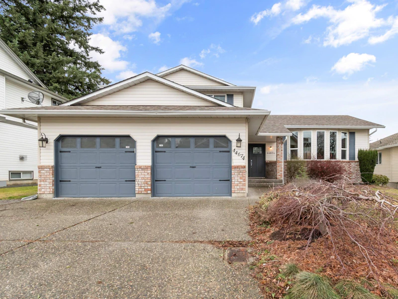 44674 Cumberland Avenue, Chilliwack BC V2R 3B6