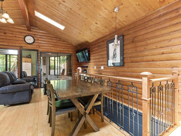 204 Lakeshore Drive, Cultus Lake, BC, V2R 5A1 - 11