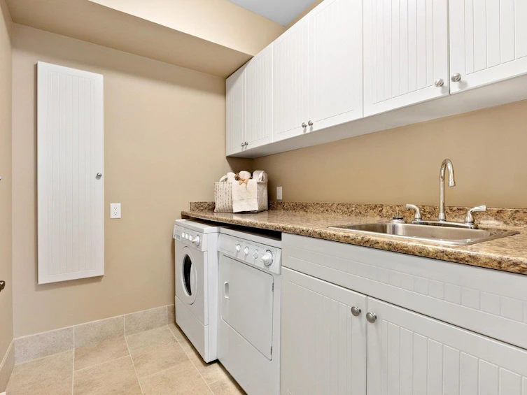 14480 Magdalen Crescent, Surrey, BC, V4B 2W2 - 14
