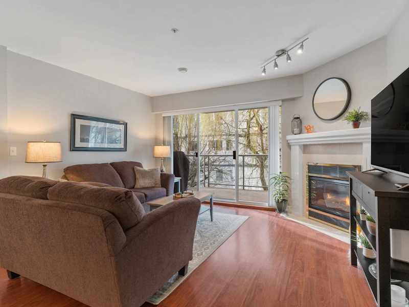 204 - 5419 201a Street, Langley BC V3A 1S7