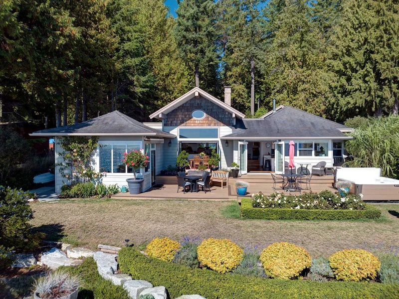 4043 Browning Road, Roberts Creek BC