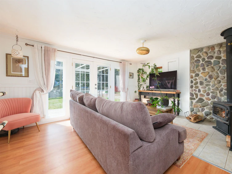 8098 Redrooffs Road, Halfmoon Bay, BC, V7Z 1C7 - 9
