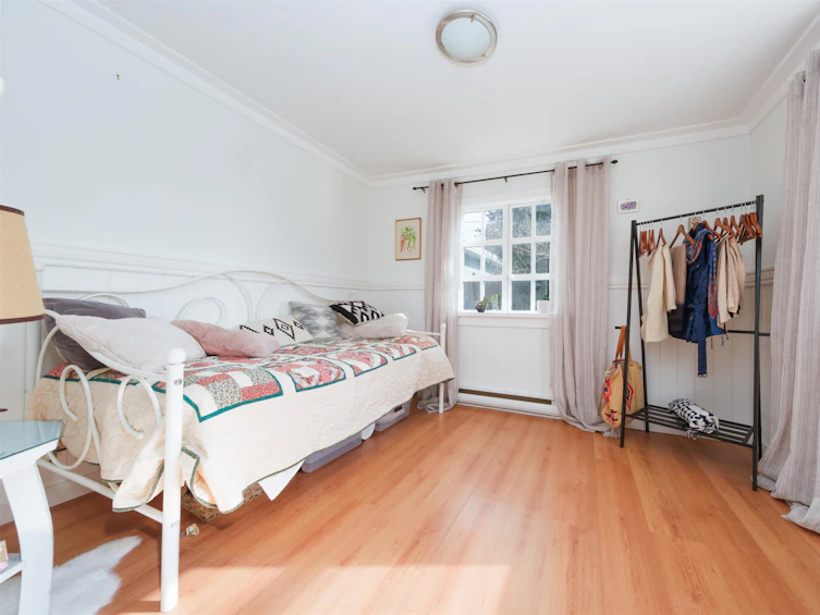 8098 Redrooffs Road, Halfmoon Bay, BC, V7Z 1C7 - 12