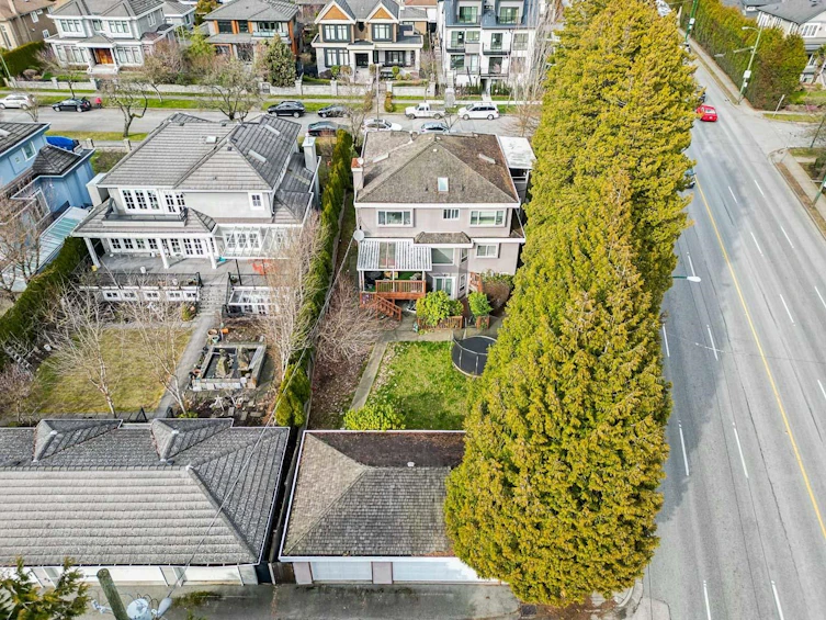 1018 W 58th Avenue, Vancouver, BC, V6P 1W1 - 2
