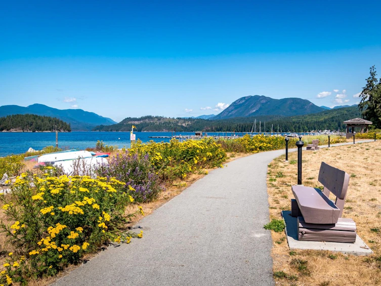 5933 Beachgate Lane, Sechelt, BC, V7Z 0S3 - 2