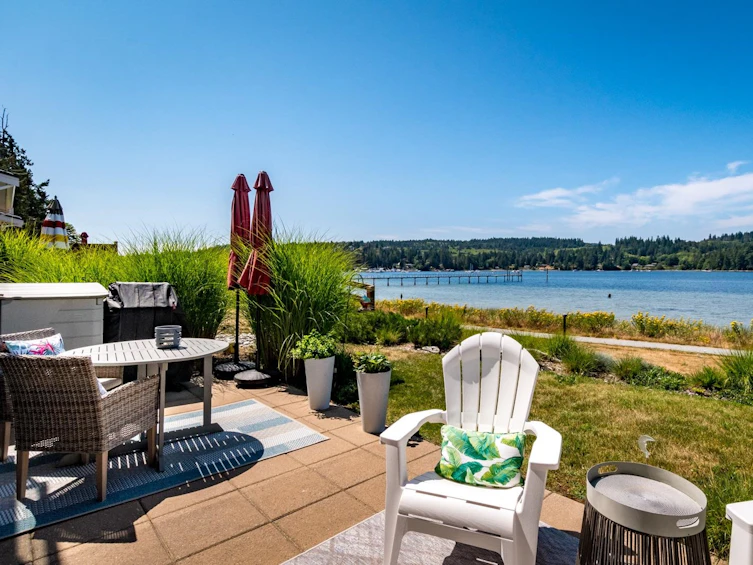 5933 Beachgate Lane, Sechelt, BC, V7Z 0S3 - 4