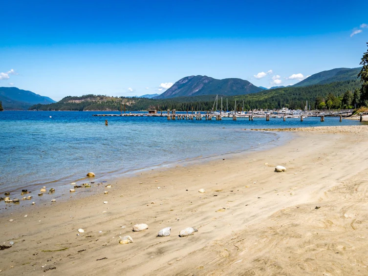 5933 Beachgate Lane, Sechelt, BC, V7Z 0S3 - 35