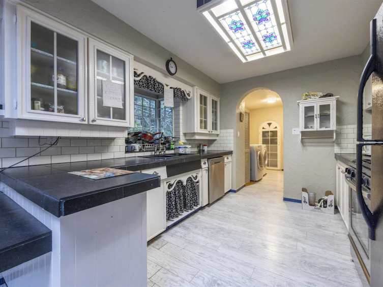 908 Glenacre Court, Port Moody, BC, V3H 1K1 - 18