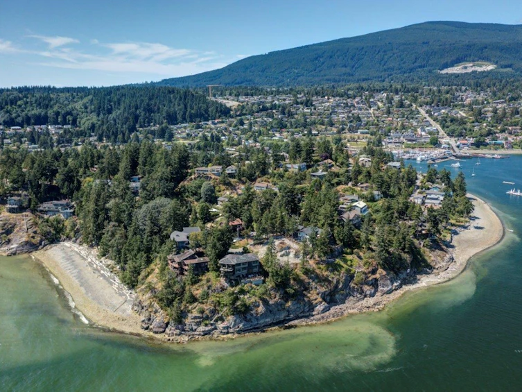 302 Shoal Lookout, Gibsons, BC, V0N 1V7