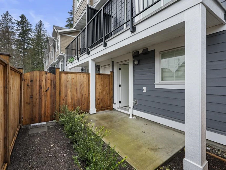 5-23108 Lougheed Highway, Maple Ridge, BC, V2X 2W3 - 23